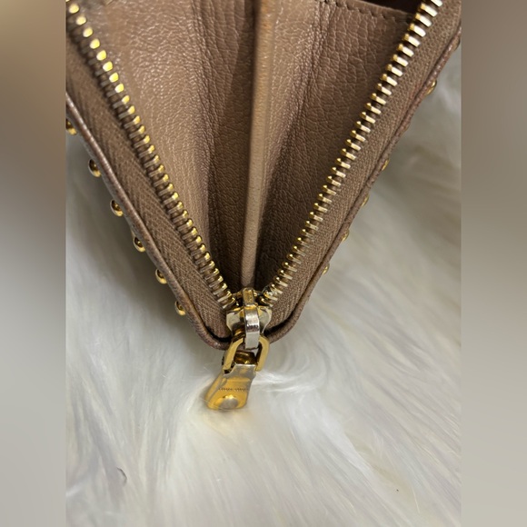 MIU MIU ZIPPY WALLET - Picture 5 of 16